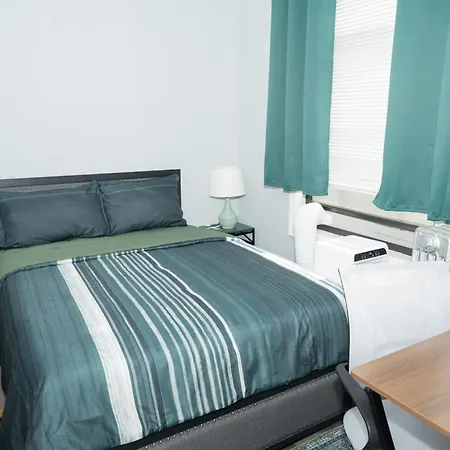 Emerald Room At Brighton Beach 2Min Walk To Ocean N Subway Chic Stay